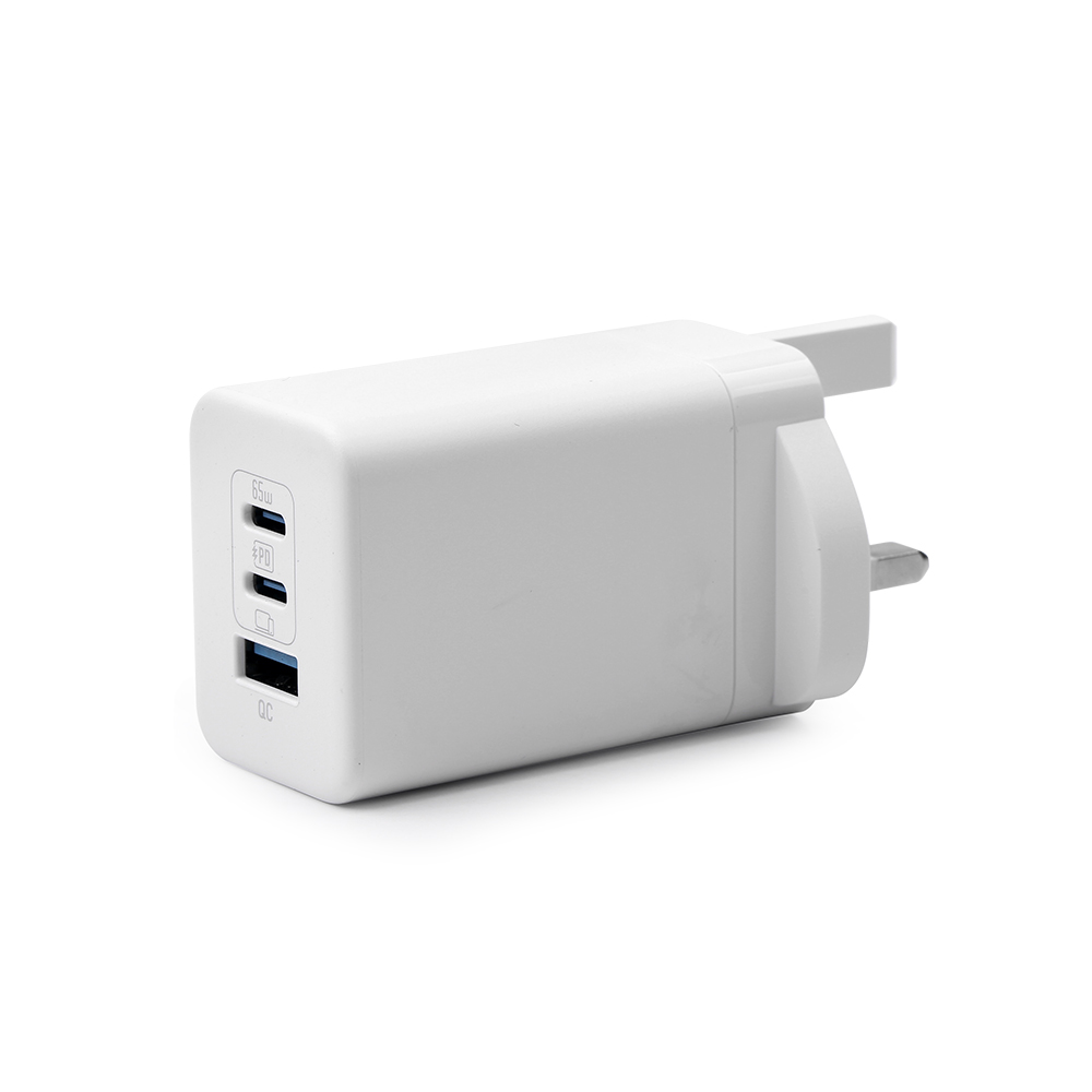 Portable Multi-Port GaN Charger – Compact, Lightweight, and Travel-Friendly