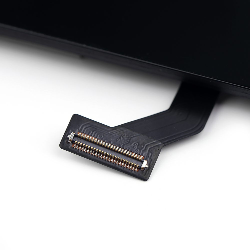 B1512201-6 Close-up of the oleophobic and lyophobic coated surface on the iPhone 15 LCD